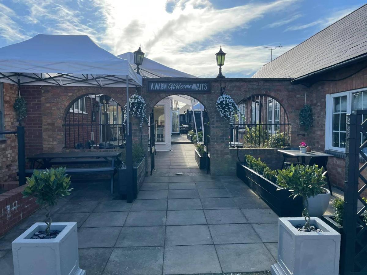 The Knife & Cleaver Houghton Conquest Exterior photo