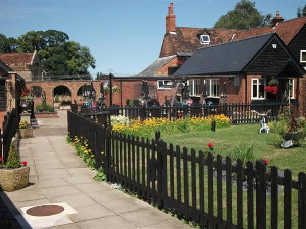 The Knife & Cleaver Houghton Conquest Exterior photo